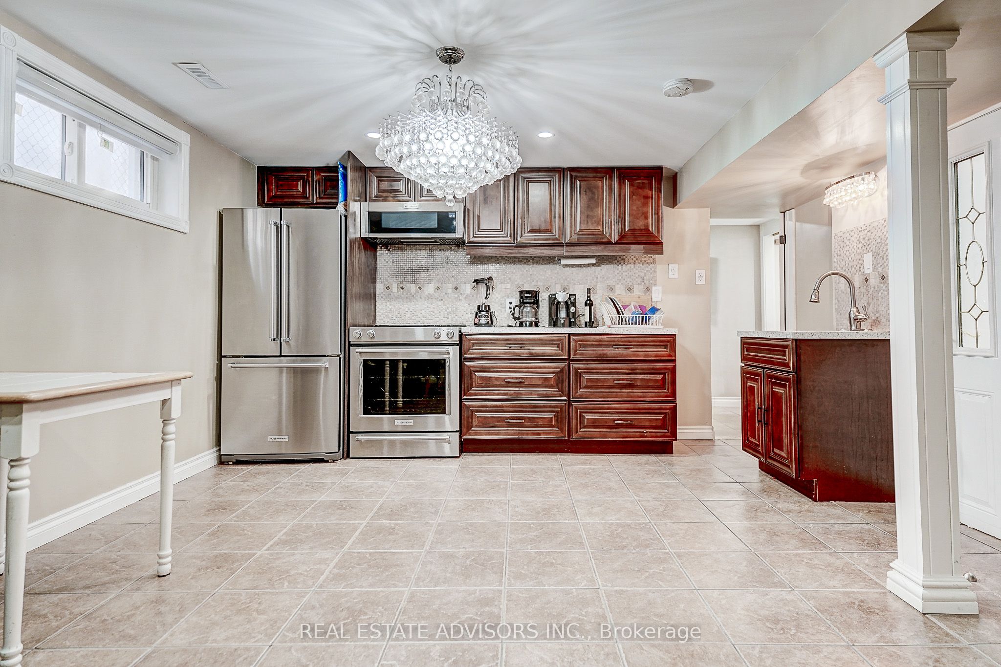 1228 Jane Street N Property Photo 27
