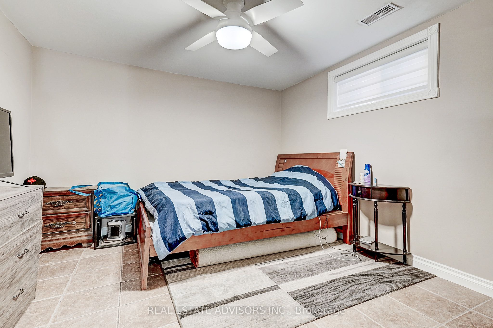 1228 Jane Street N Property Photo 28