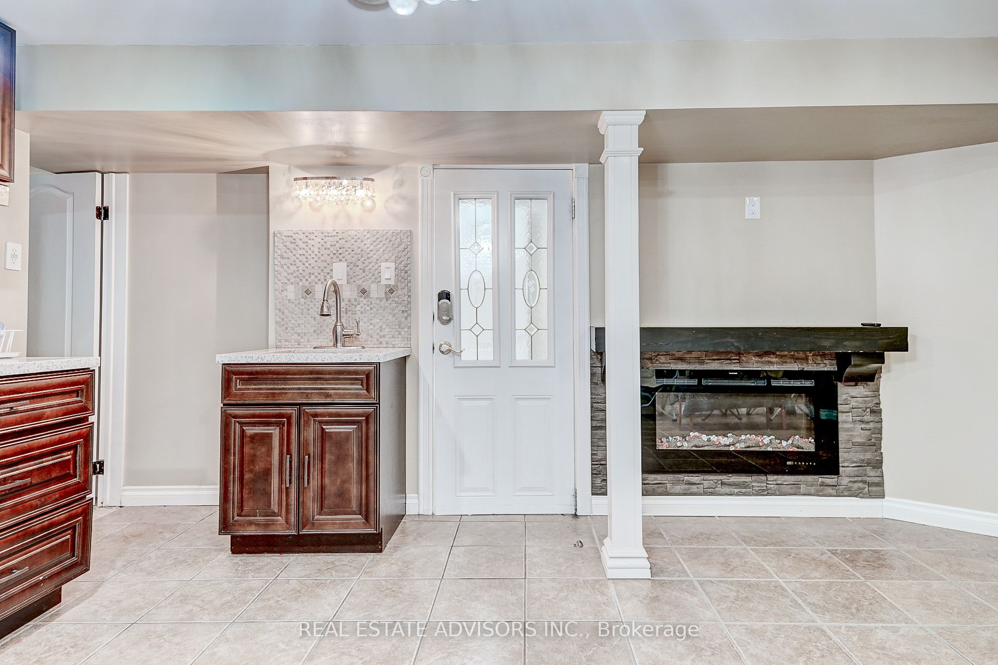 1228 Jane Street N Property Photo 31