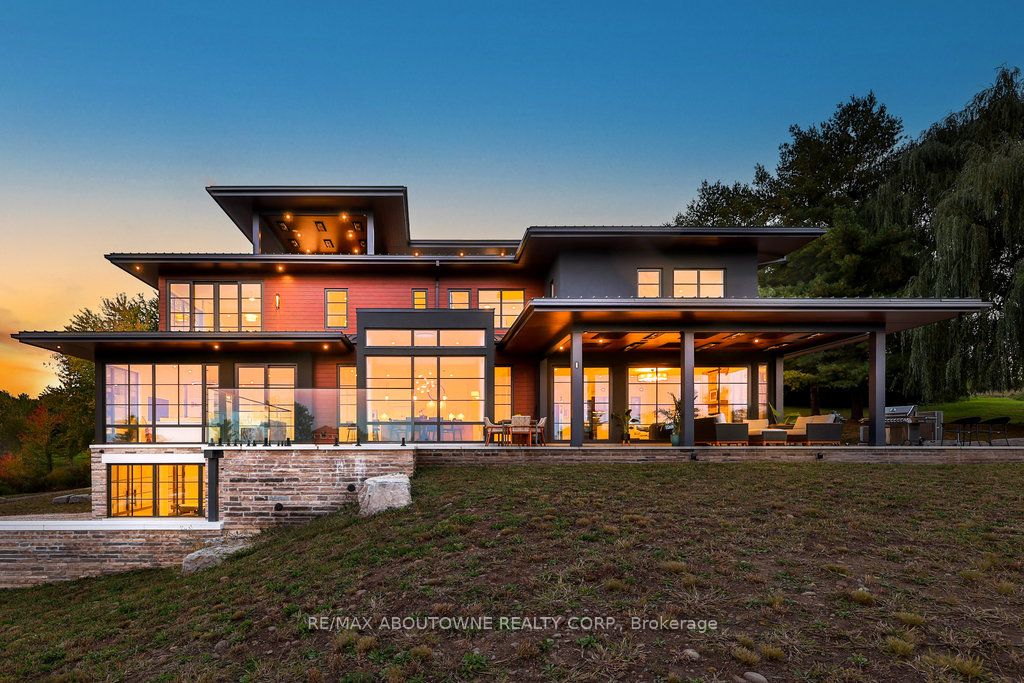 6583 Twiss Road Property Photo 1