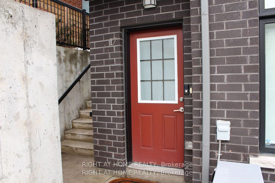 #17 - 6 Bicknell Avenue Property Photo 1