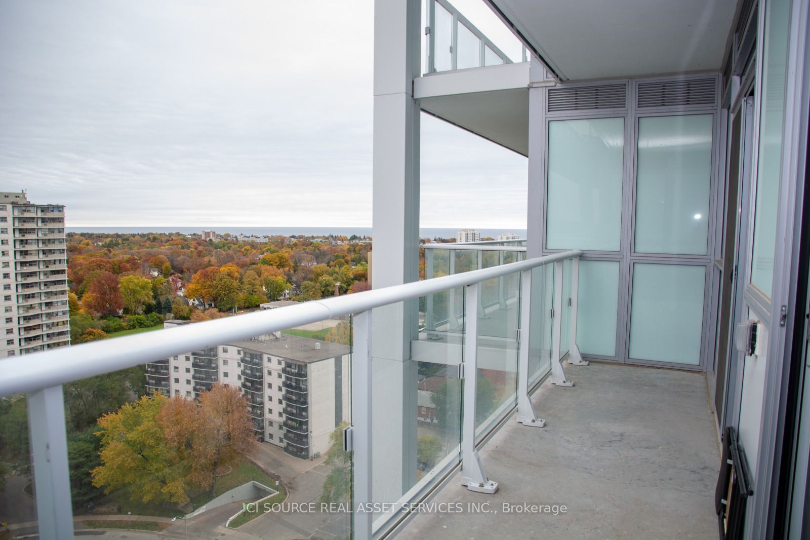 #1404 - 55 Speers Road Property Photo
