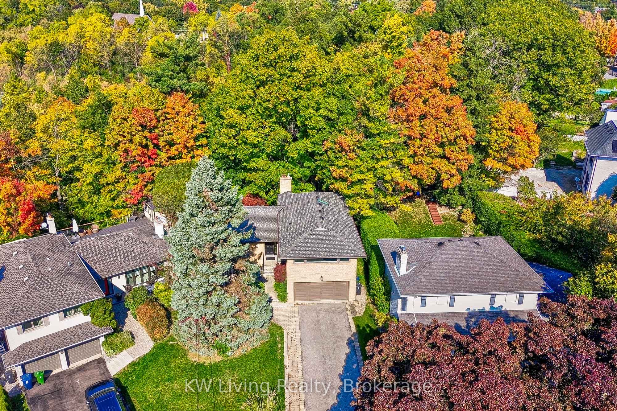 6 Hillavon Drive Property Photo 3