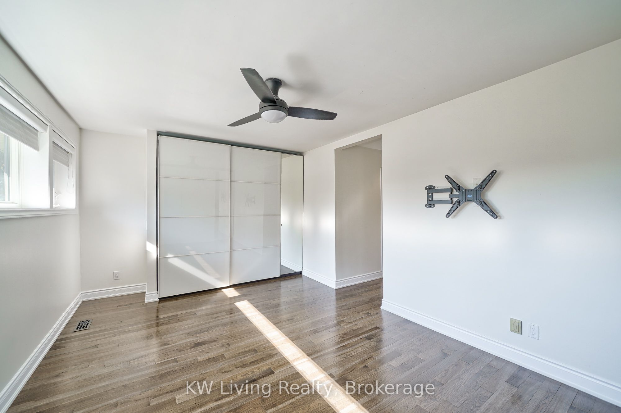 6 Hillavon Drive Property Photo 14