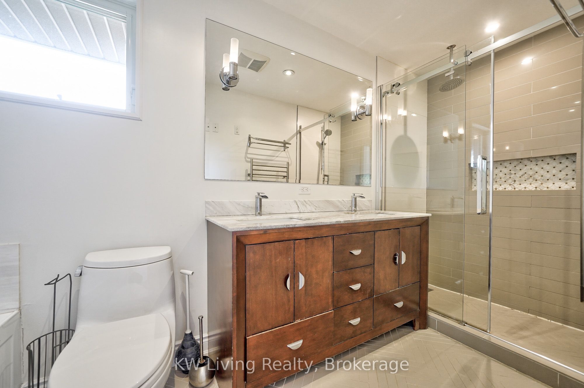 6 Hillavon Drive Property Photo 15