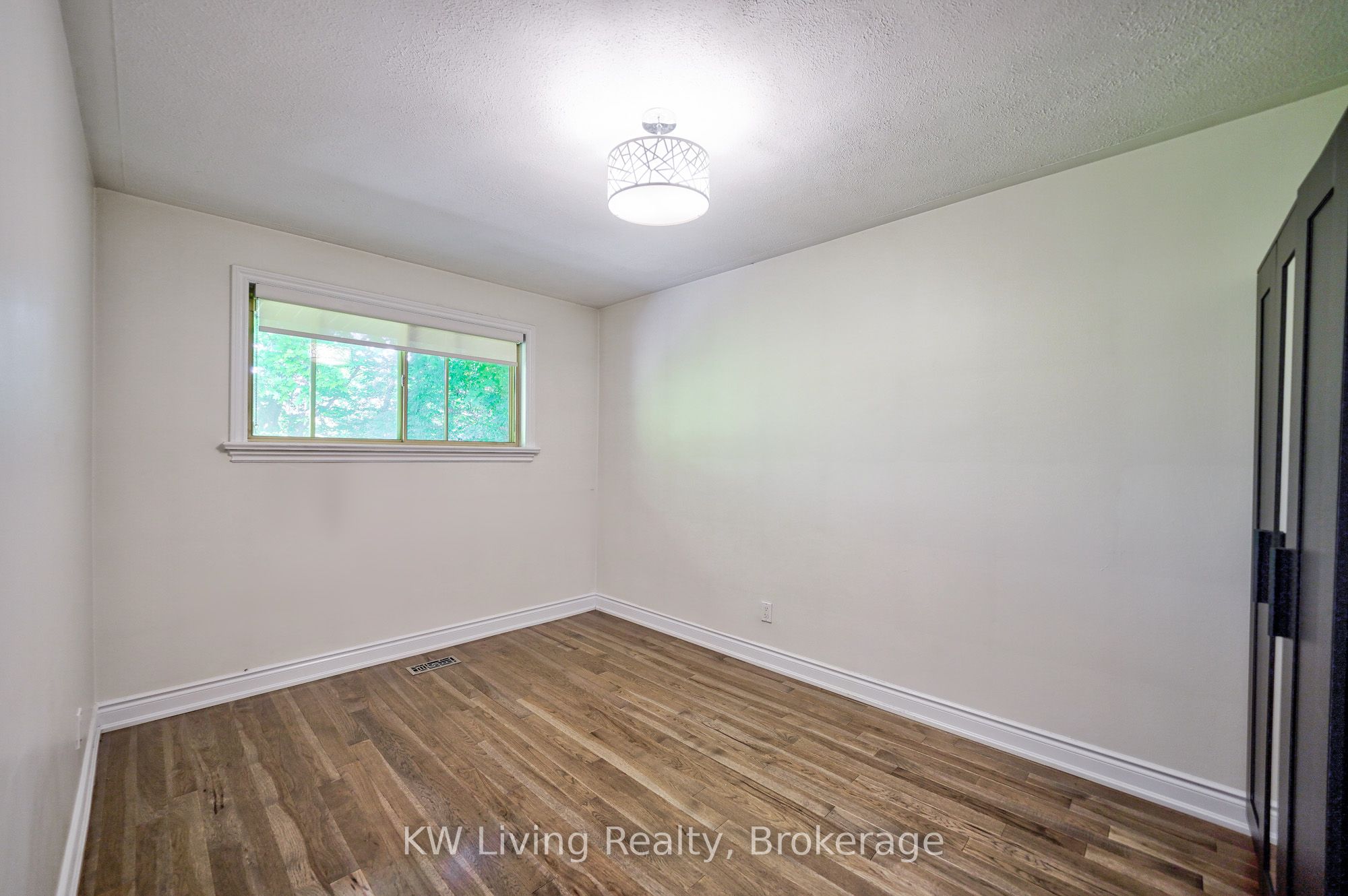 6 Hillavon Drive Property Photo 20