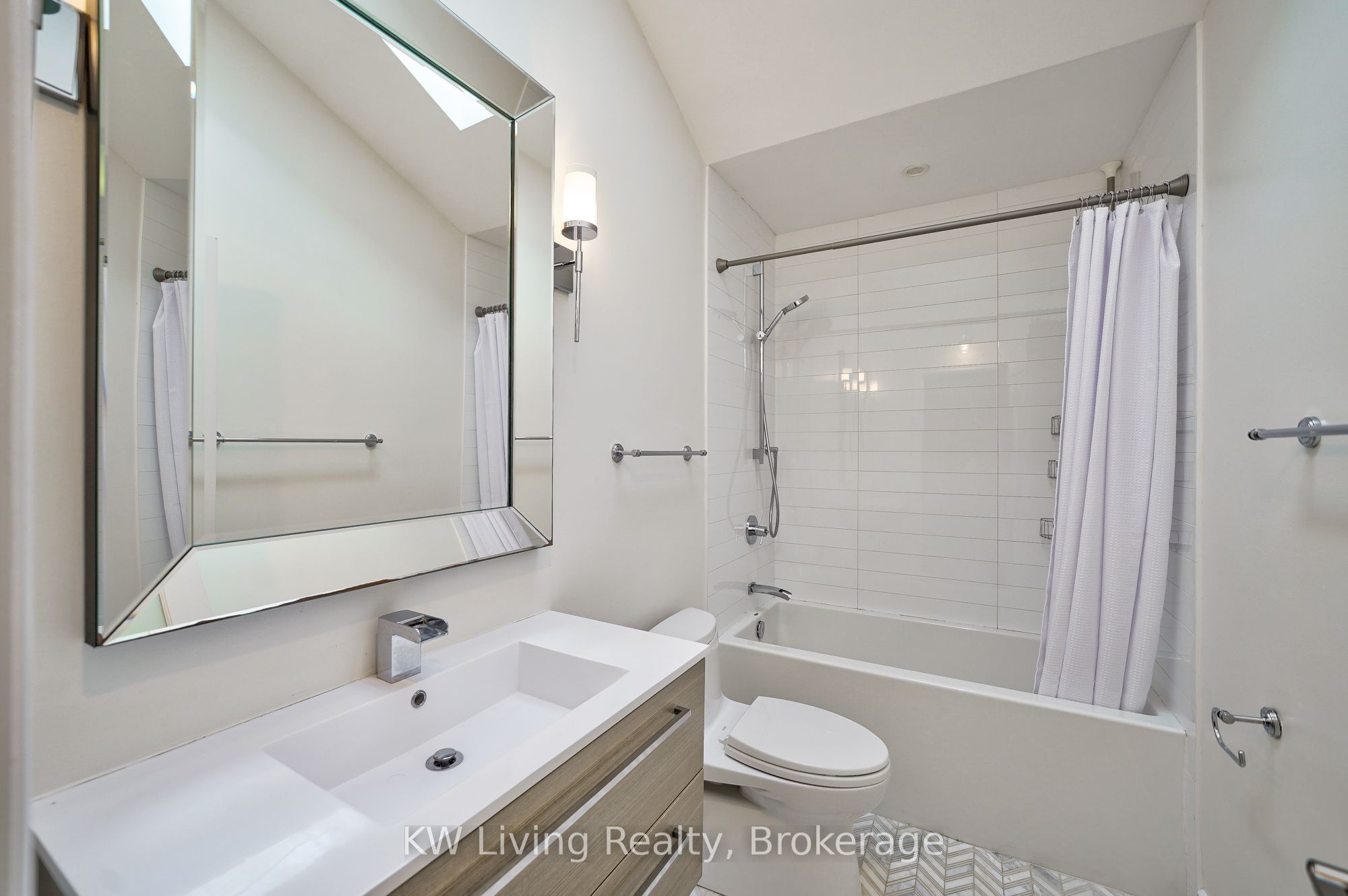 6 Hillavon Drive Property Photo 21