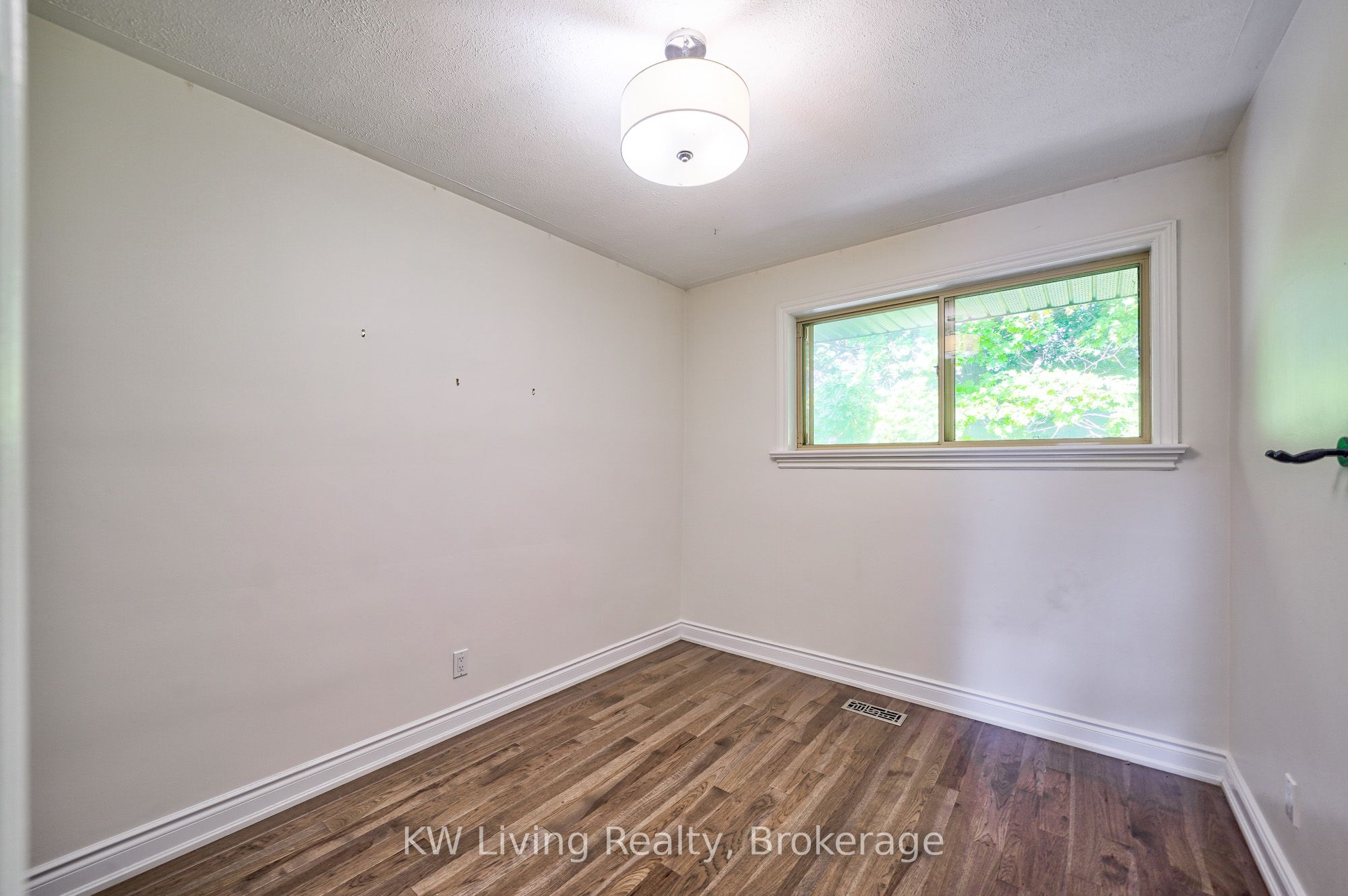 6 Hillavon Drive Property Photo 24