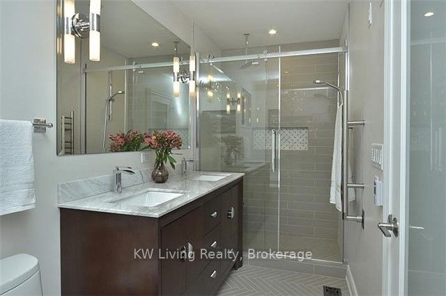 6 Hillavon Drive Property Photo 26