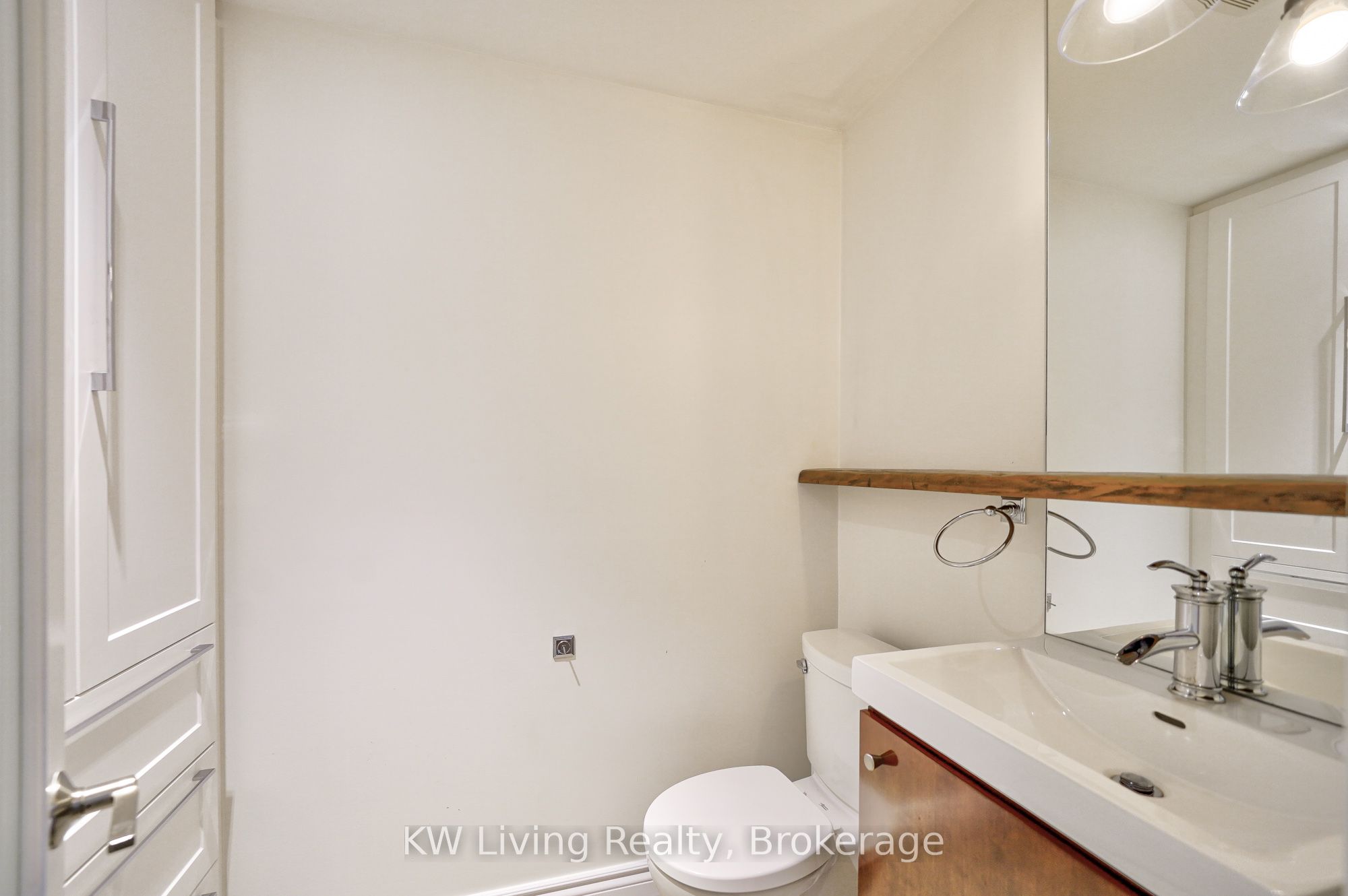 6 Hillavon Drive Property Photo 32