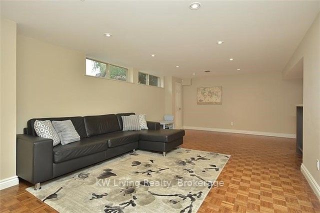 6 Hillavon Drive Property Photo 34