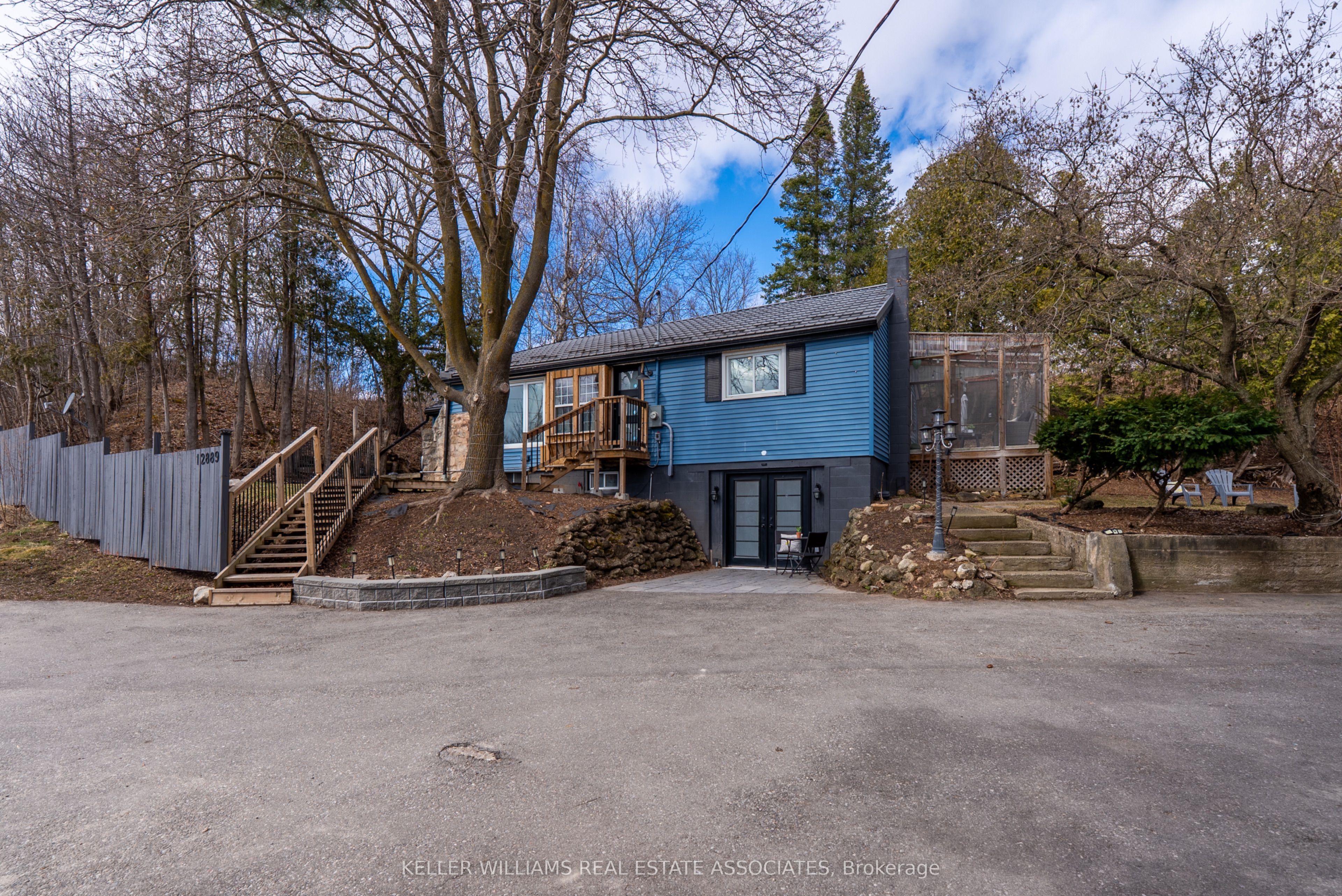 12889 Third Line Property Photo