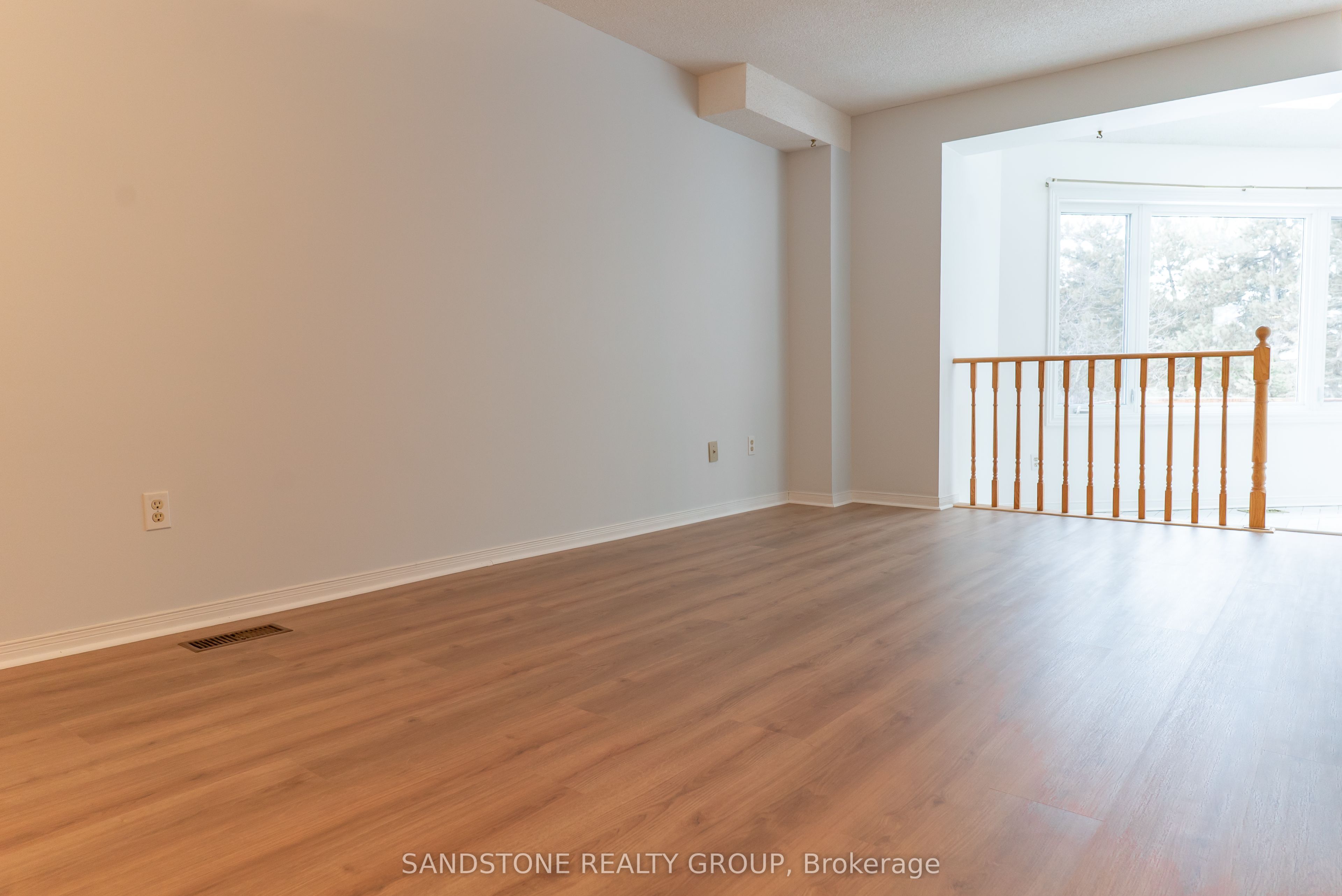 3050 Plum Tree Crescent Property Photo 8