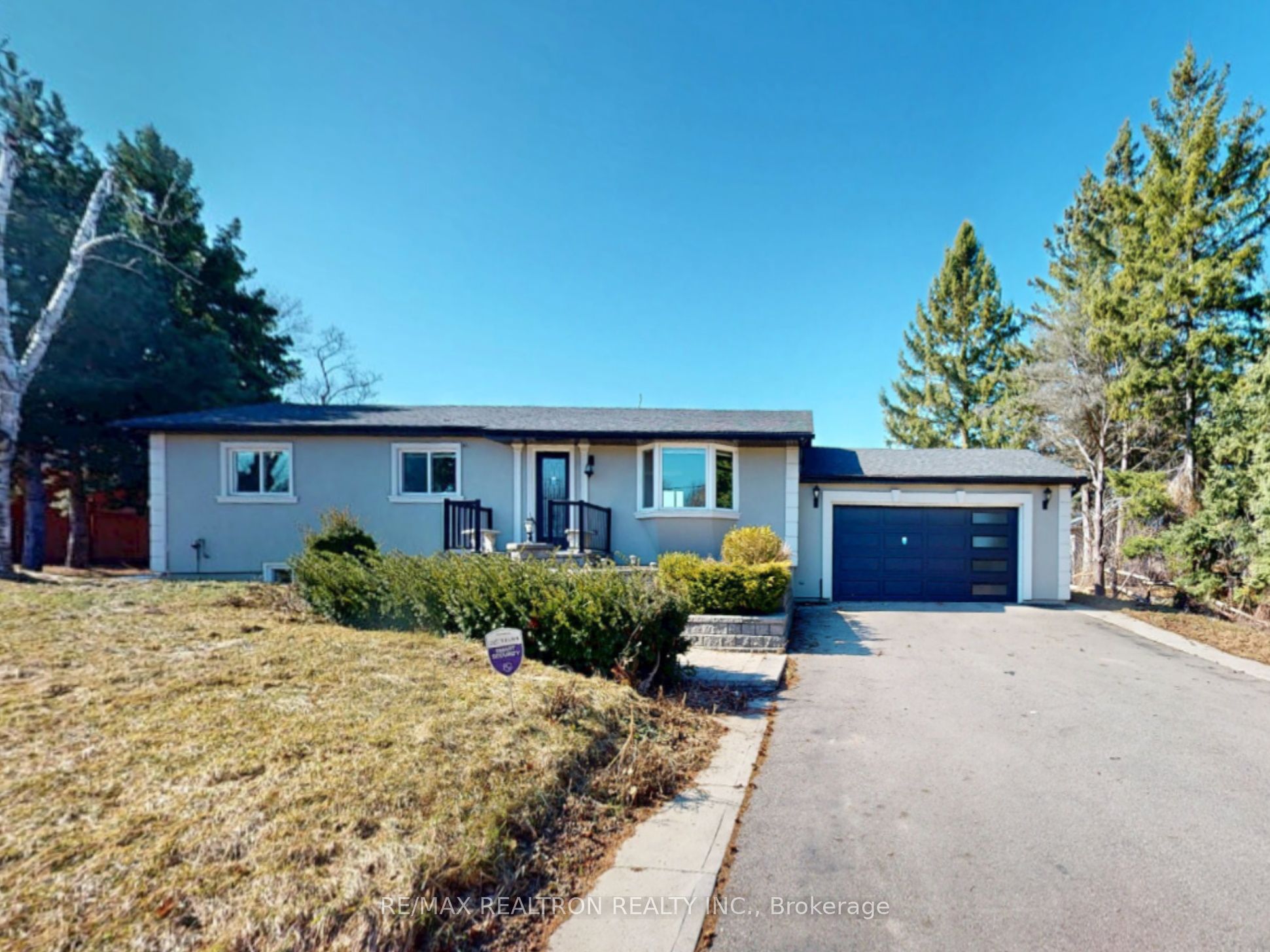 9446 8th Line Property Photo