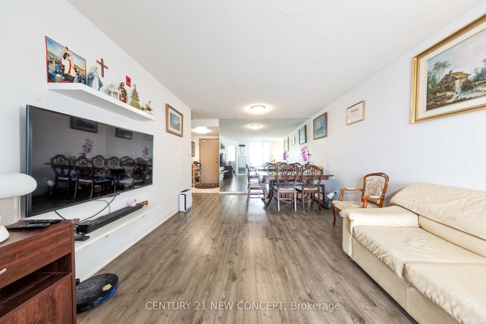 #932 - 22 Southport Street Property Photo