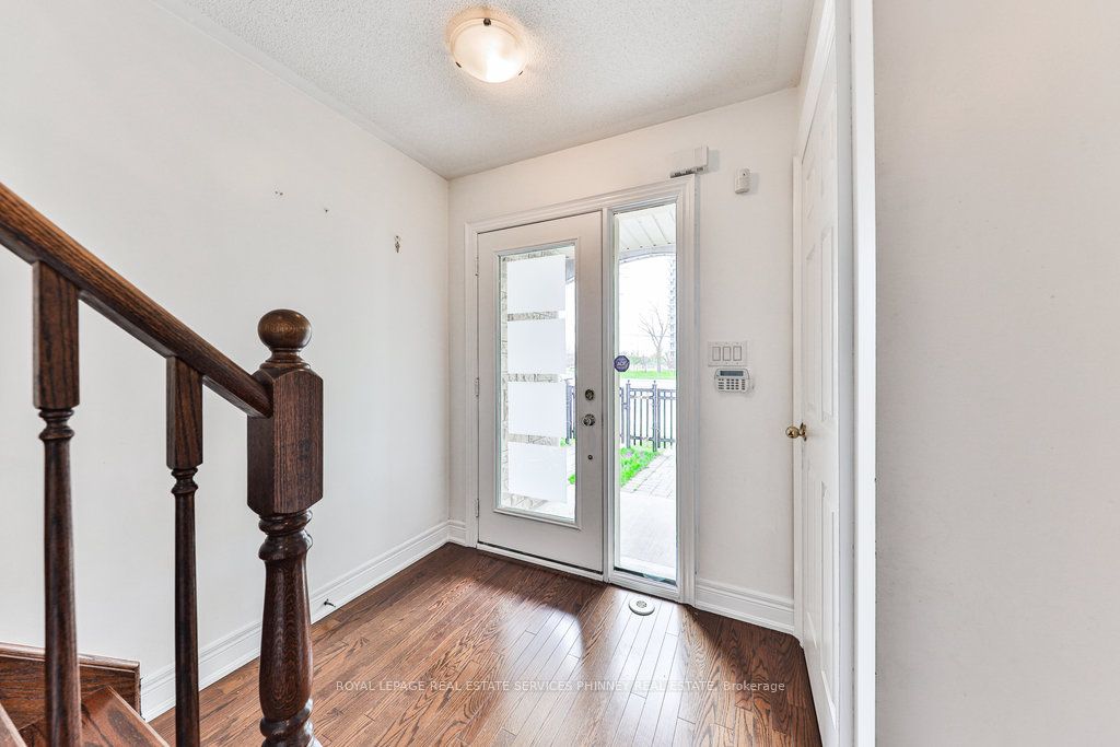 2032 Lakeshore Road Property Photo 4