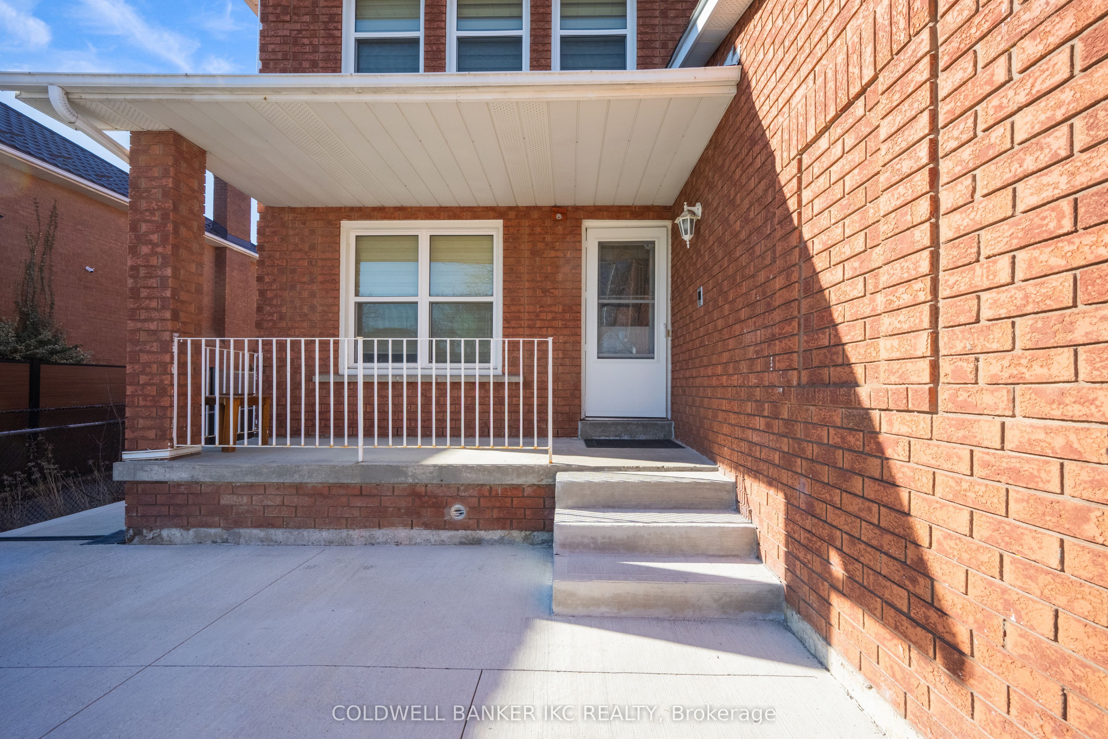 36 Allenhead Crescent Property Photo 2