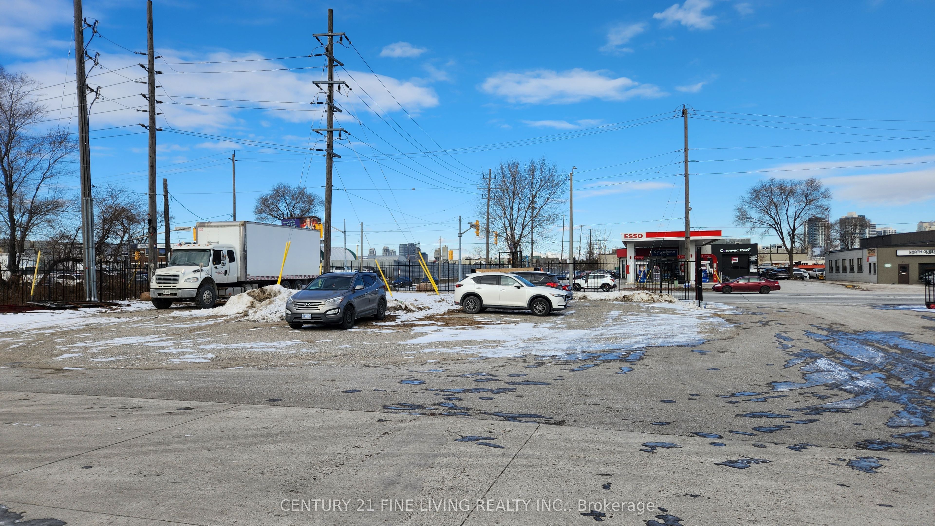 75a N Queen Street Property Photo 8