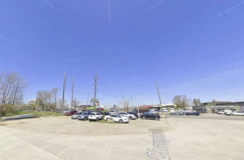 75a N Queen Street Property Photo 13