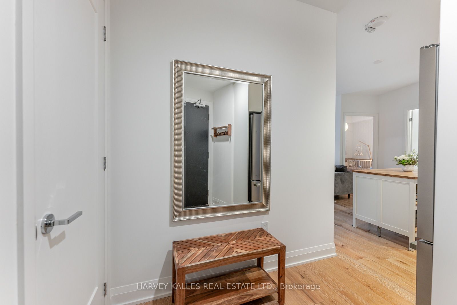 #521 - 293 The Kingsway Property Photo 11