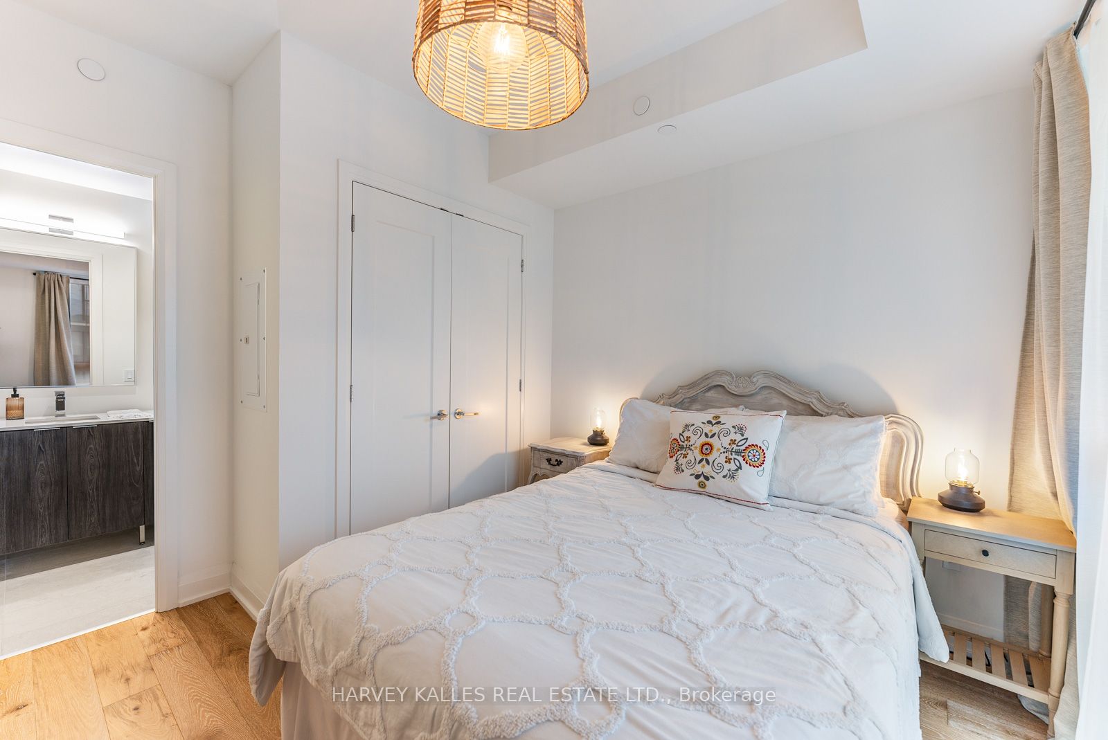 #521 - 293 The Kingsway Property Photo 17