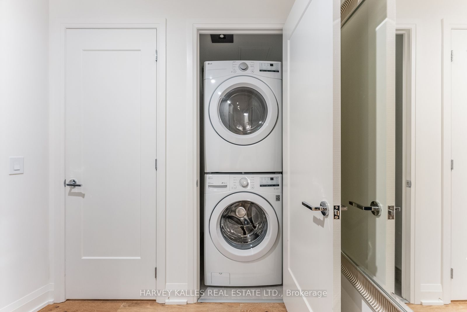 #521 - 293 The Kingsway Property Photo 20