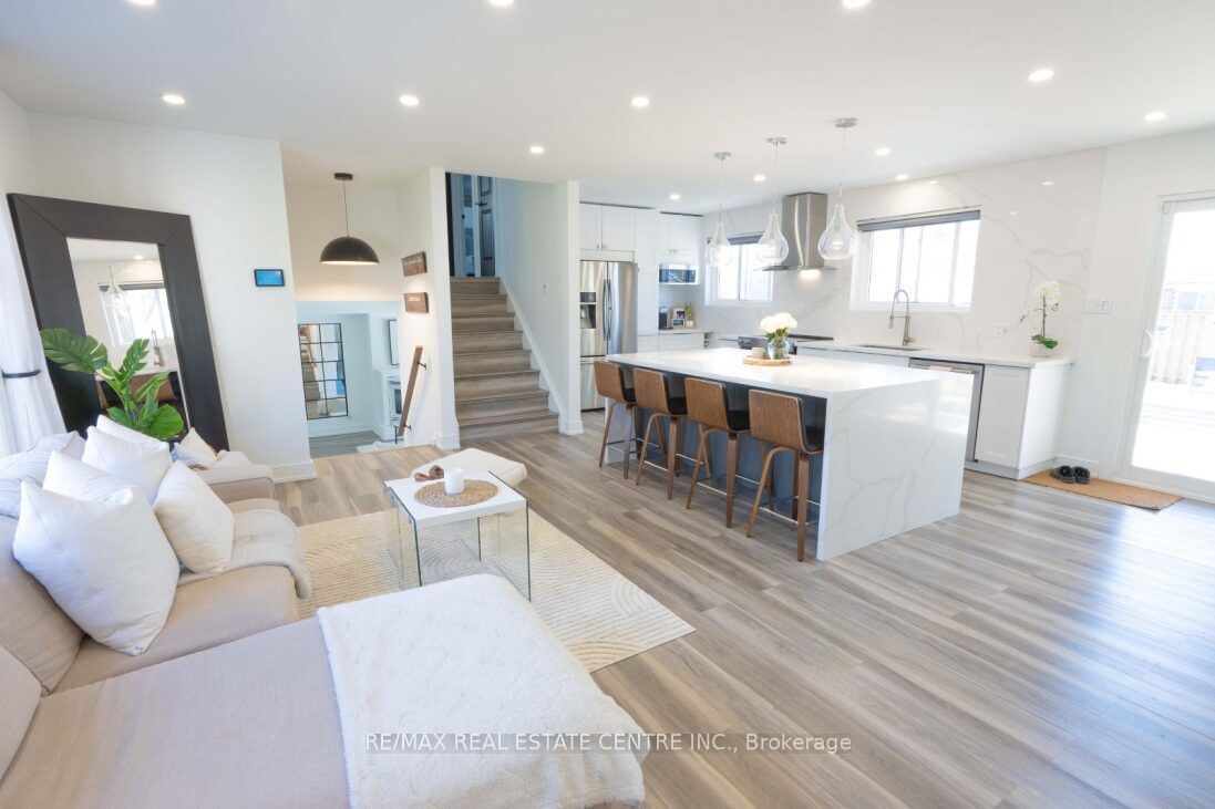 656 Meadow Ln Property Photo 1