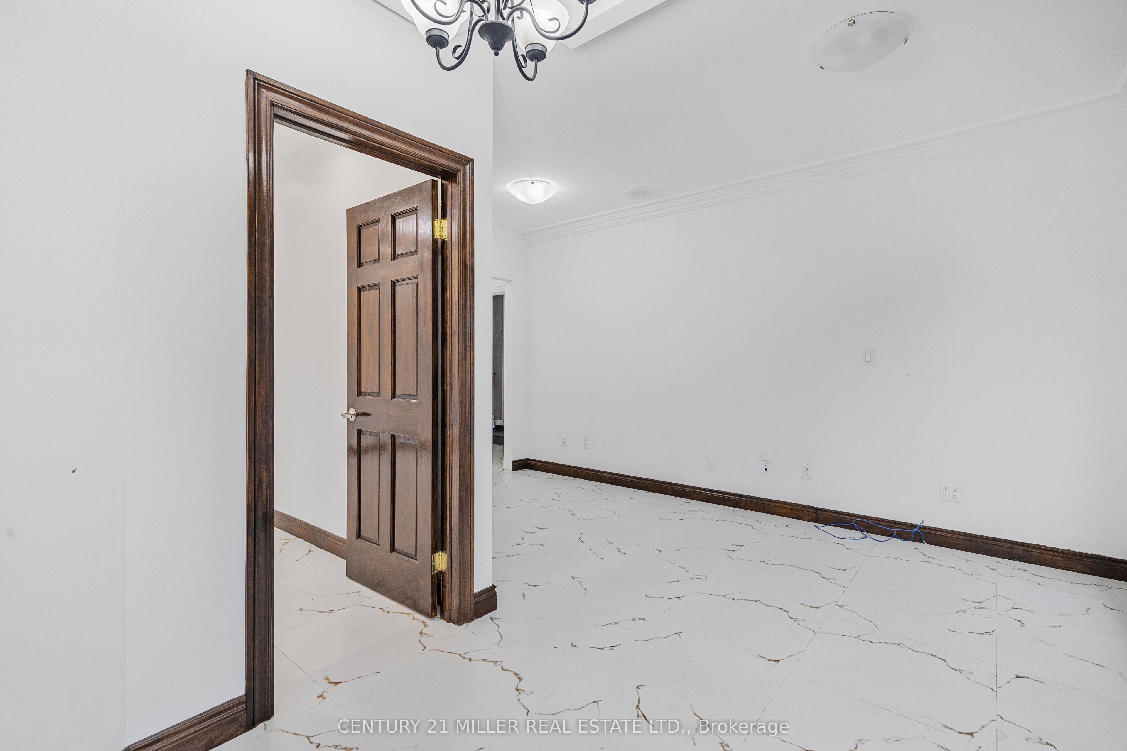 61 Lakeshore Road Property Photo 6