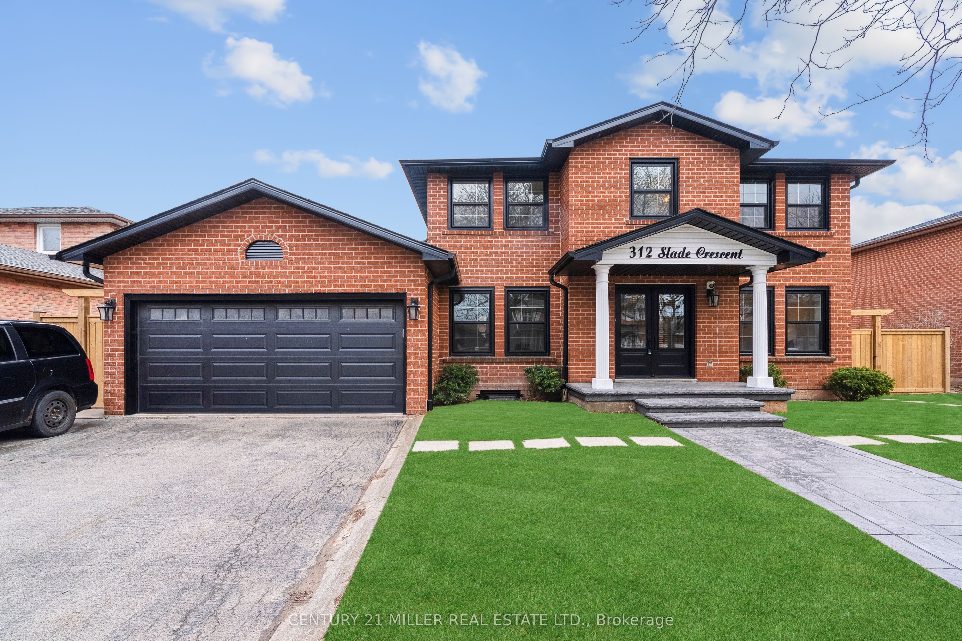 312 Slade Crescent Property Photo