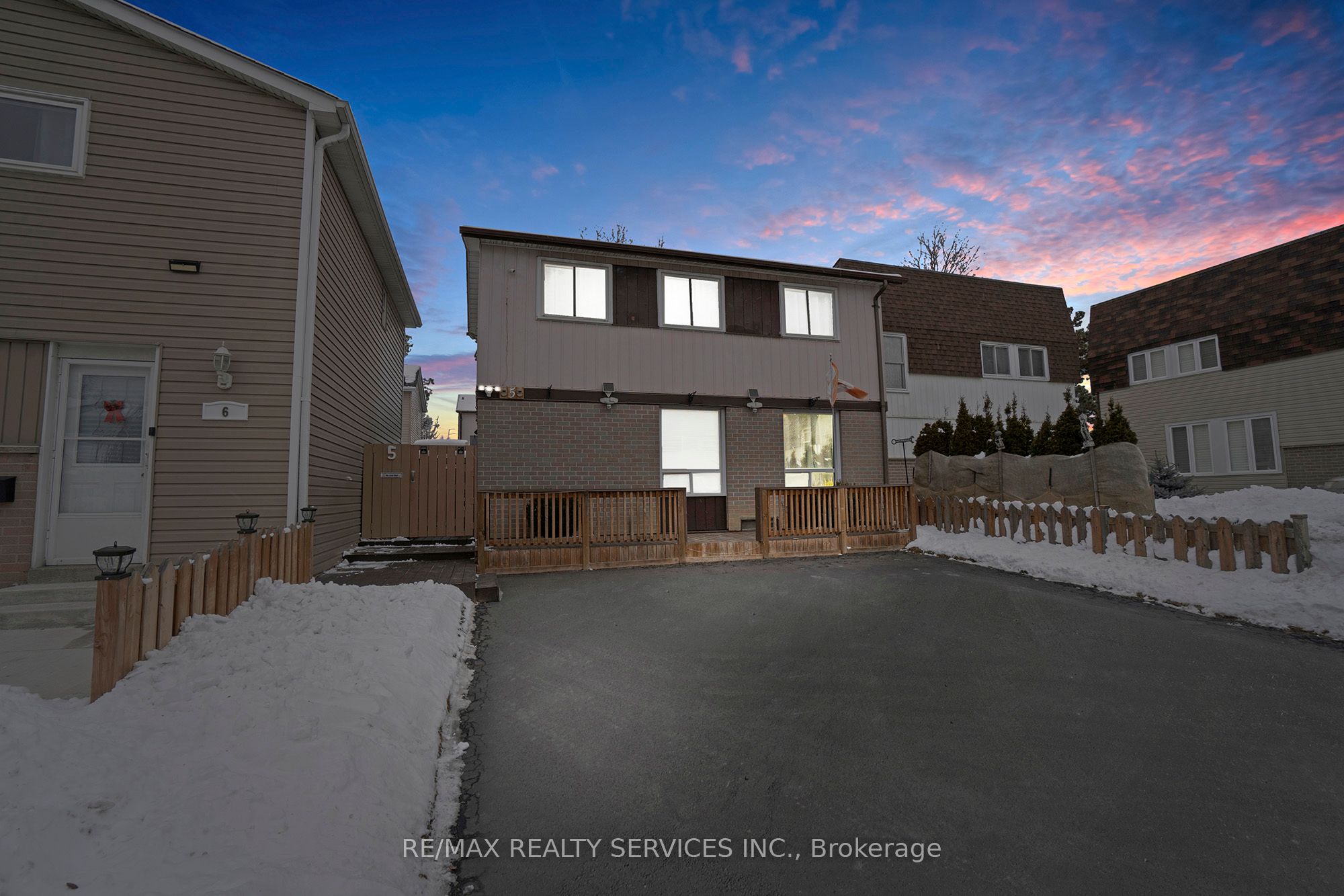 5 Hawkins Ct Property Photo 1