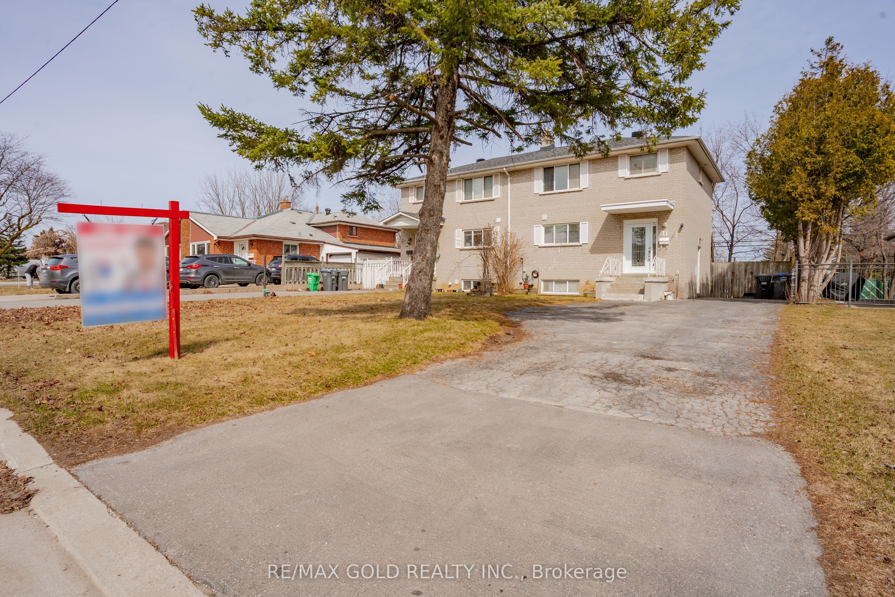 11 Autumn Boulevard Property Photo 1