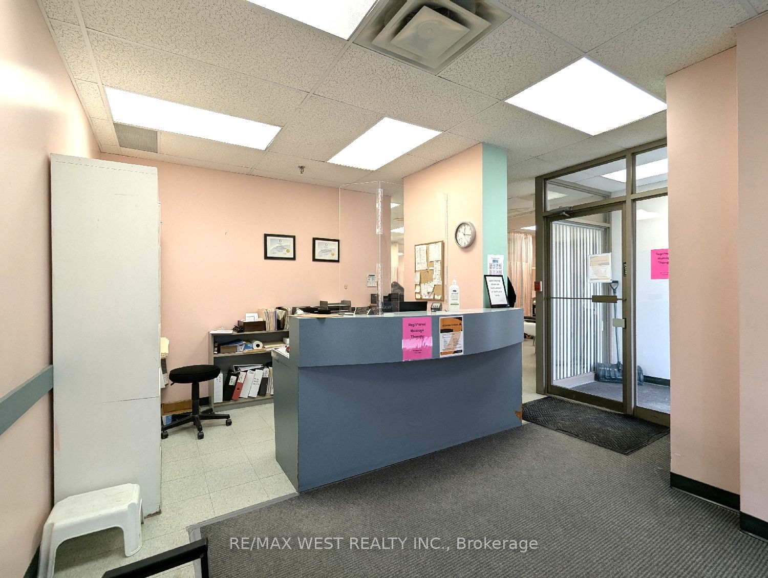 #unit 2 - 2468 Eglinton Avenue Property Photo 5