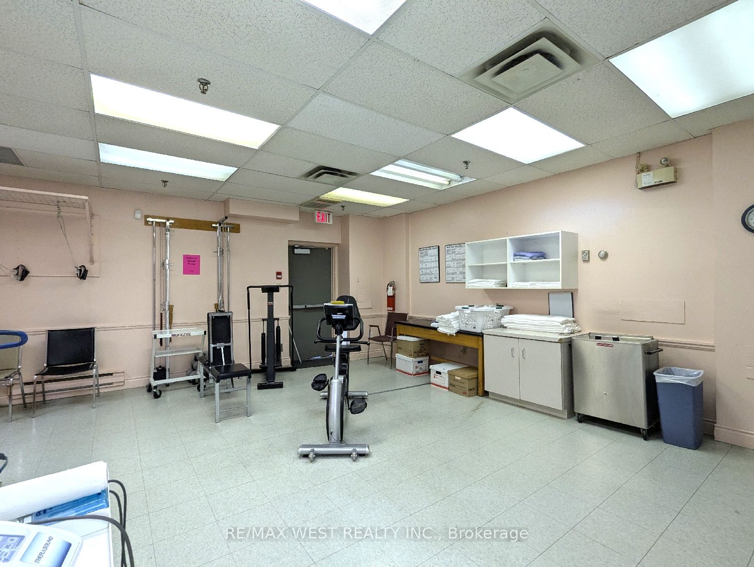 #unit 2 - 2468 Eglinton Avenue Property Photo 11