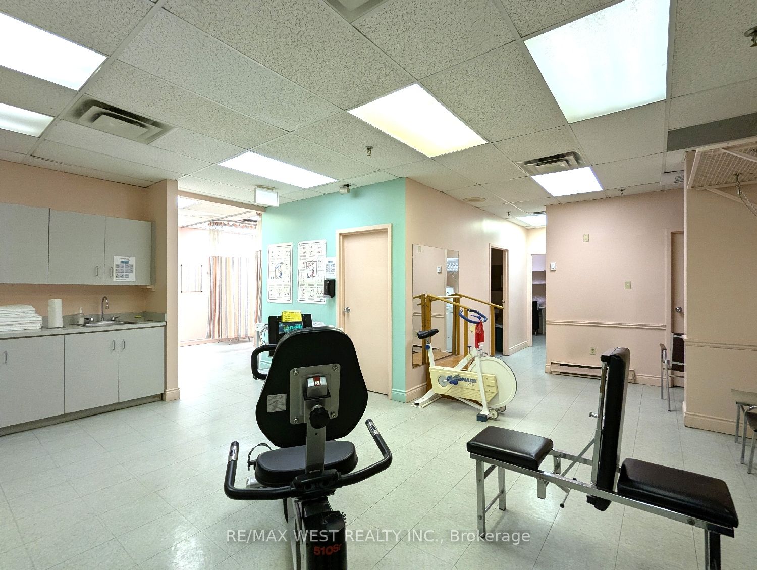 #unit 2 - 2468 Eglinton Avenue Property Photo 12