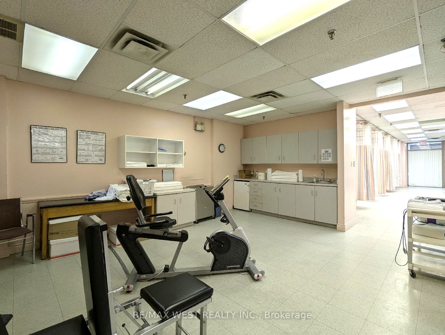 #unit 2 - 2468 Eglinton Avenue Property Photo 13
