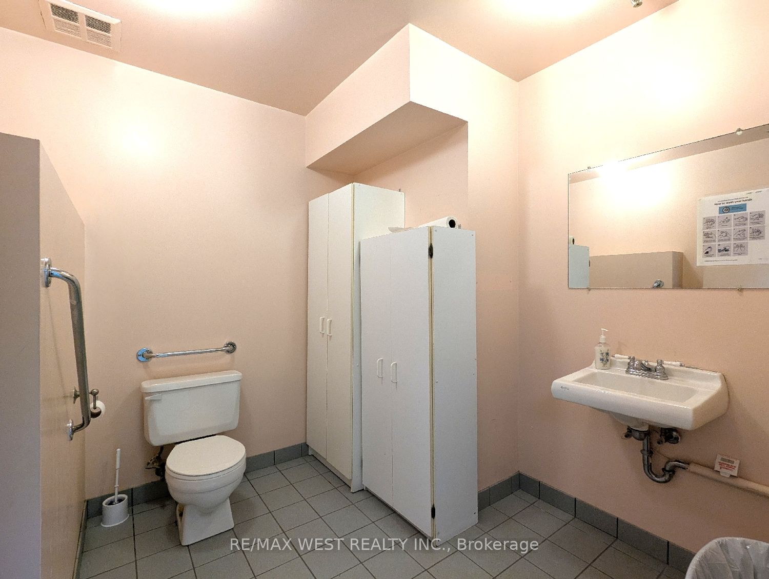 #unit 2 - 2468 Eglinton Avenue Property Photo 14