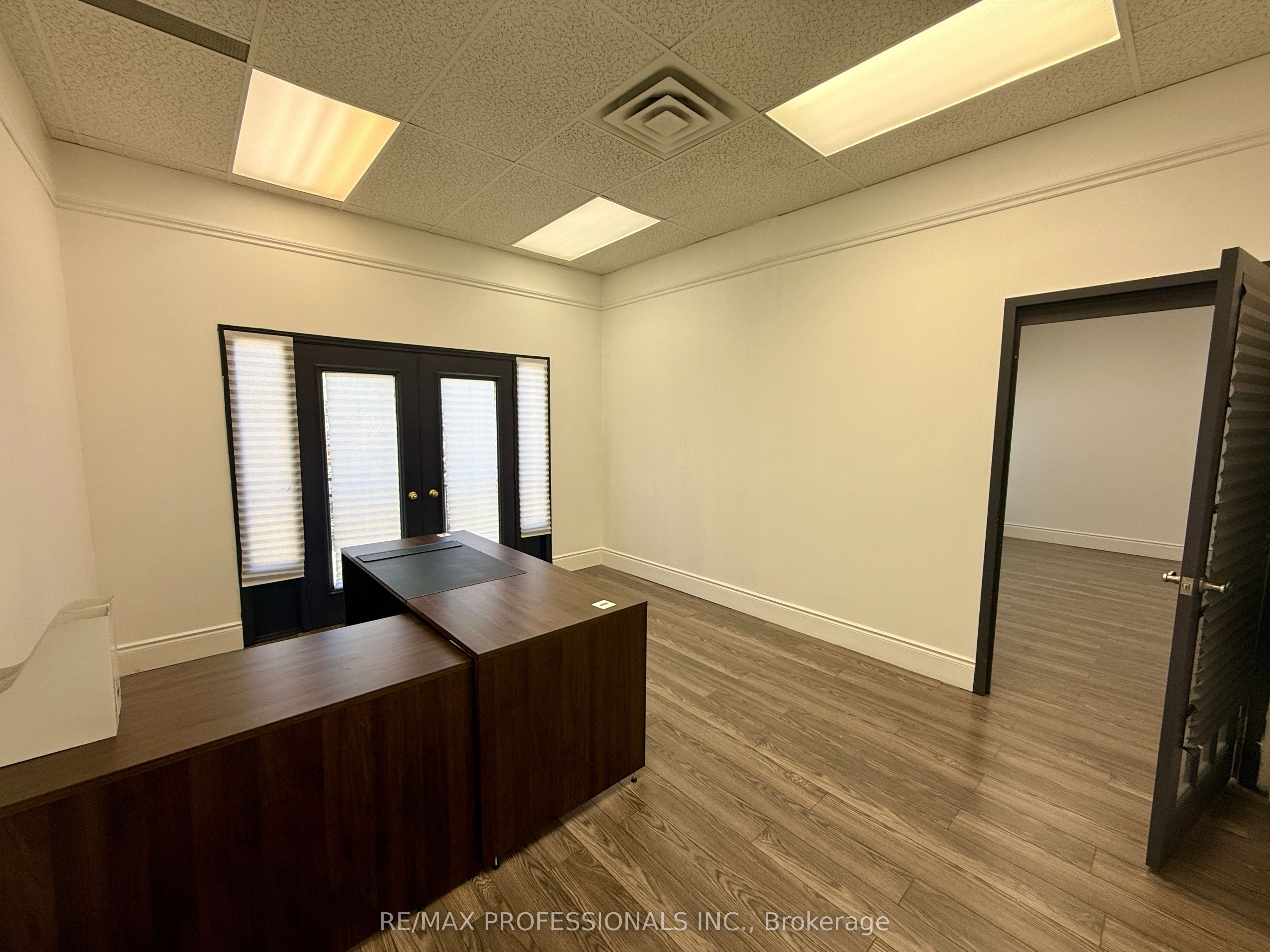 #301 - 57 Village Centre Place Property Photo 6