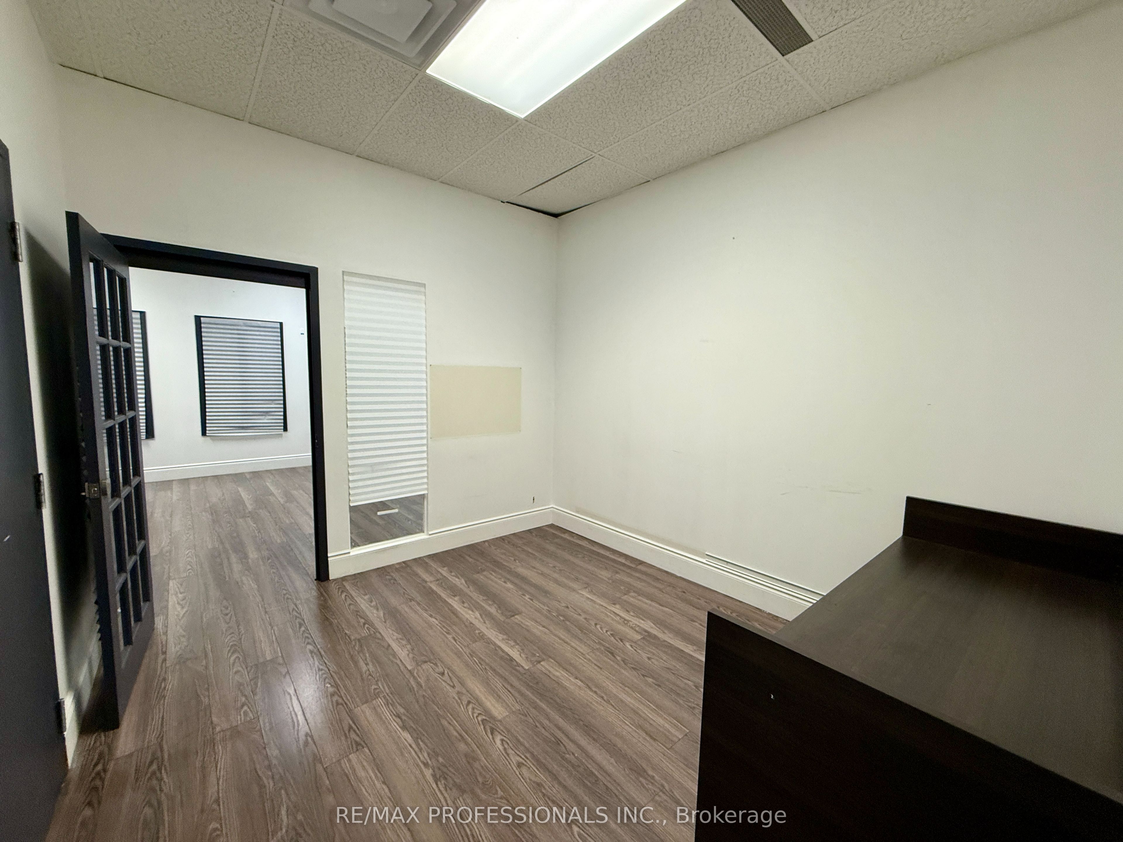 #301 - 57 Village Centre Place Property Photo 17