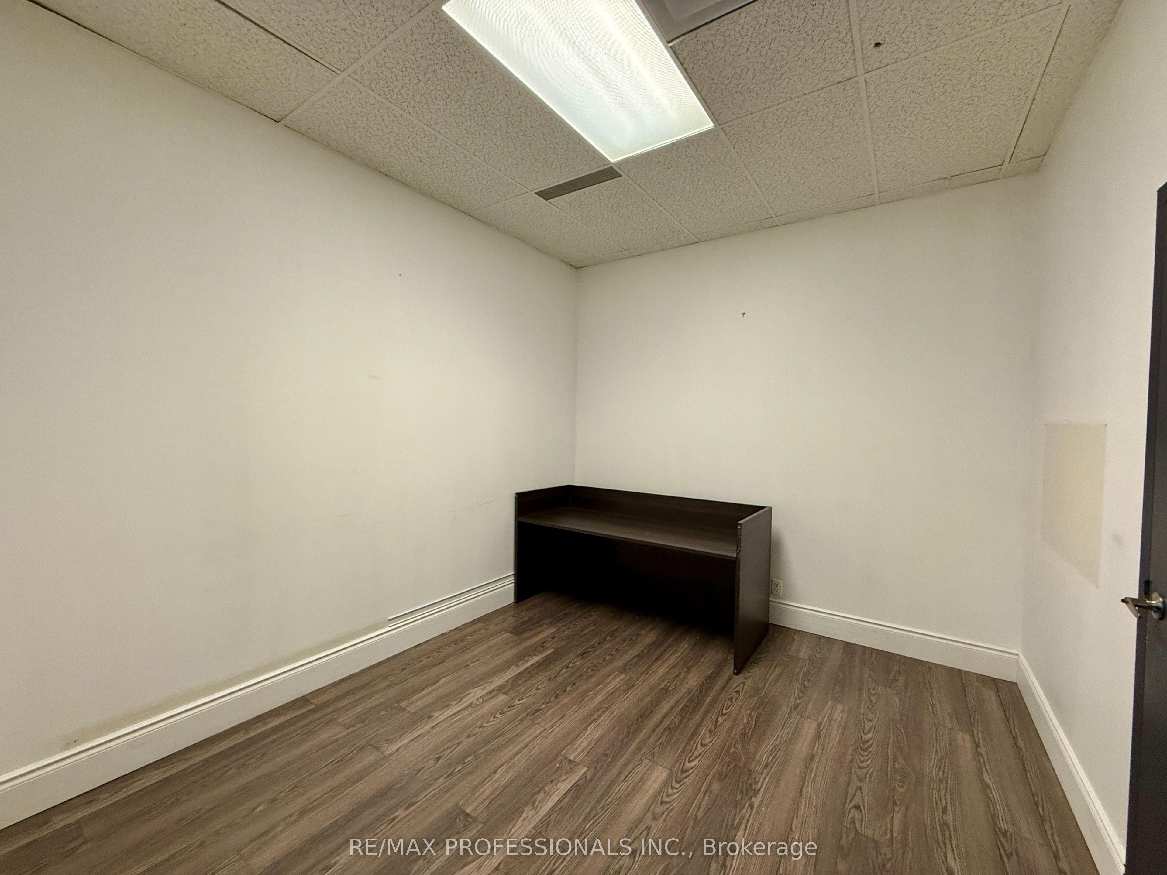 #301 - 57 Village Centre Place Property Photo 20