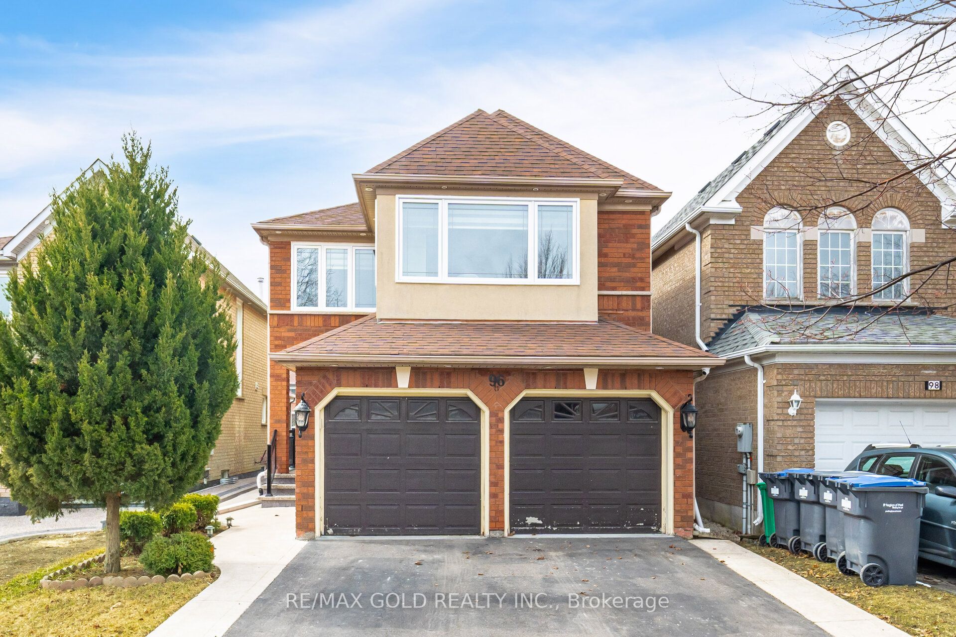 96 Wildberry Cres Property Photo 1