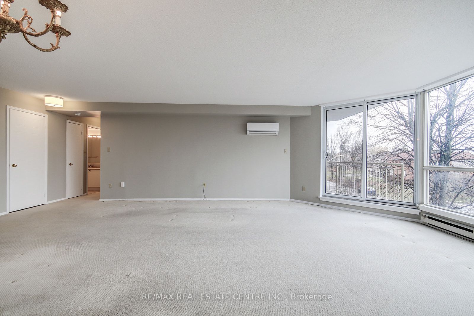 #302 - 26 Hall Road Property Photo 16