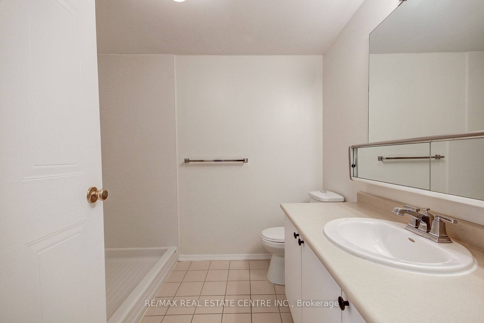 #302 - 26 Hall Road Property Photo 23