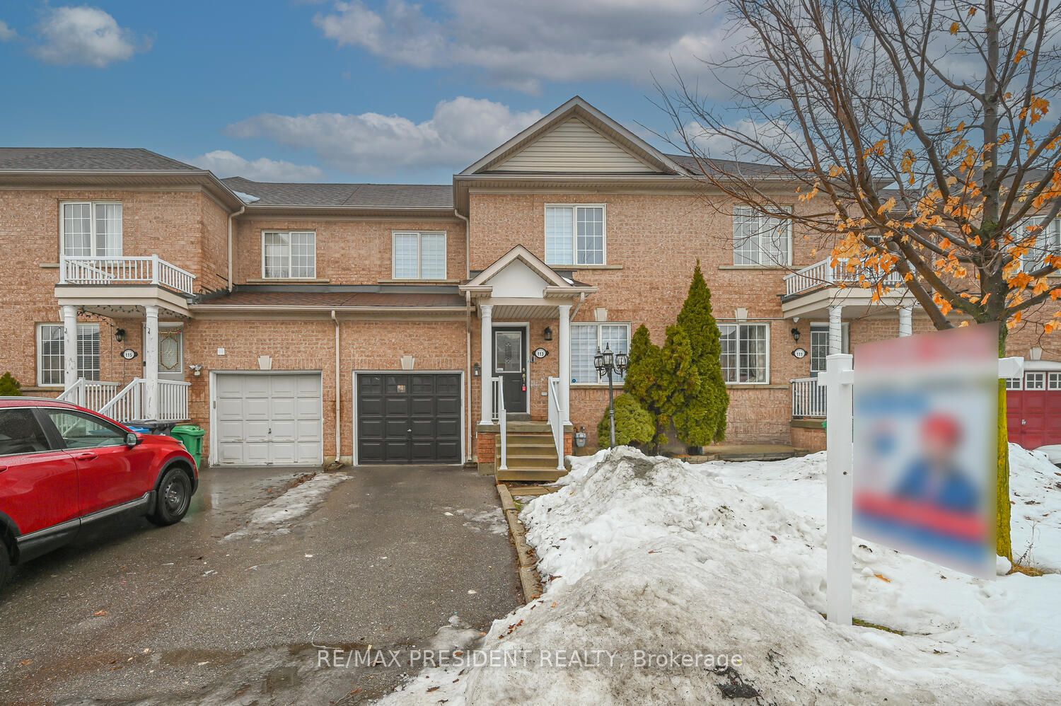113 Tianalee Cres Property Photo 1