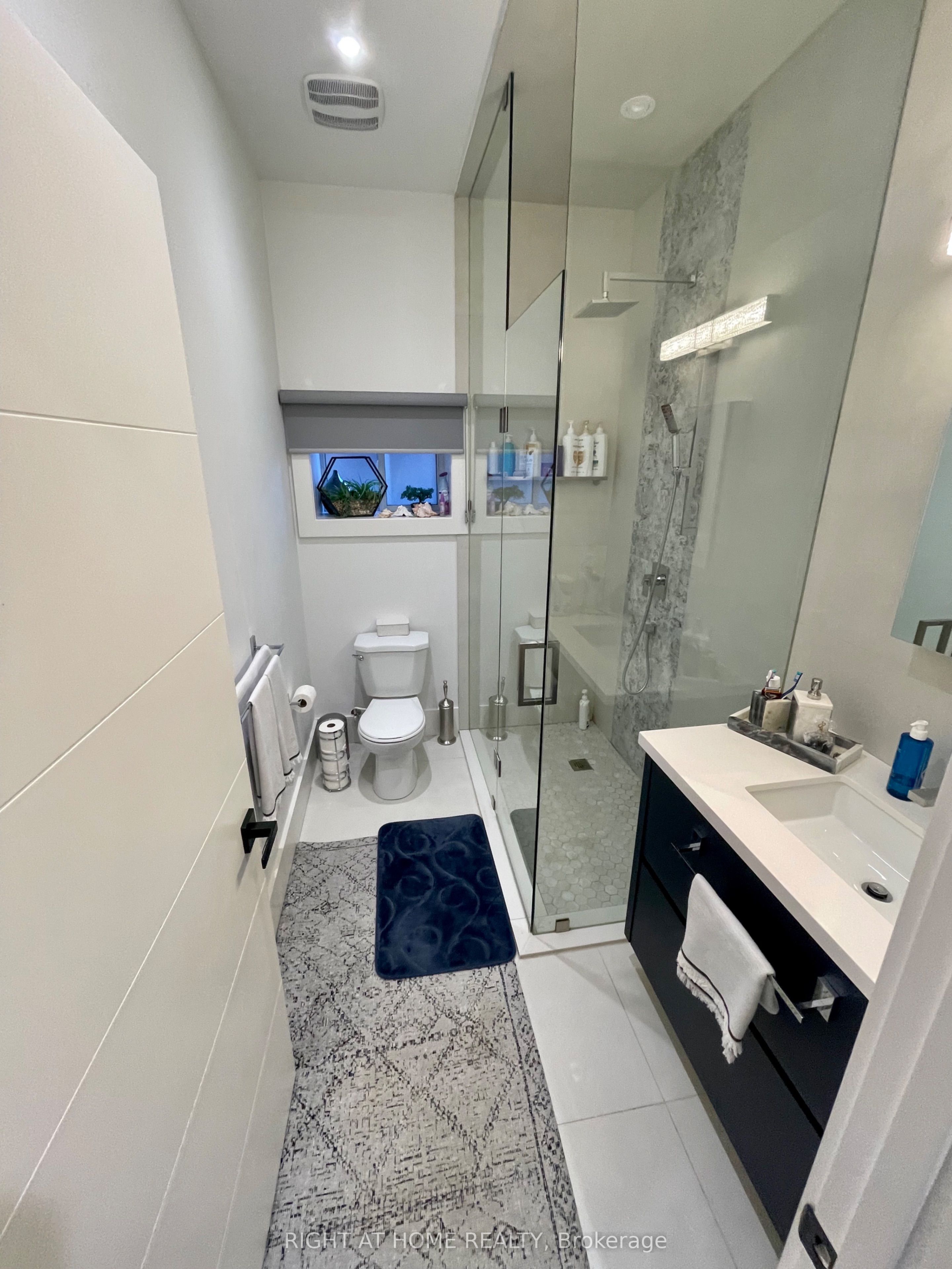 53 Chamberlain Avenue Lower Property Photo 11