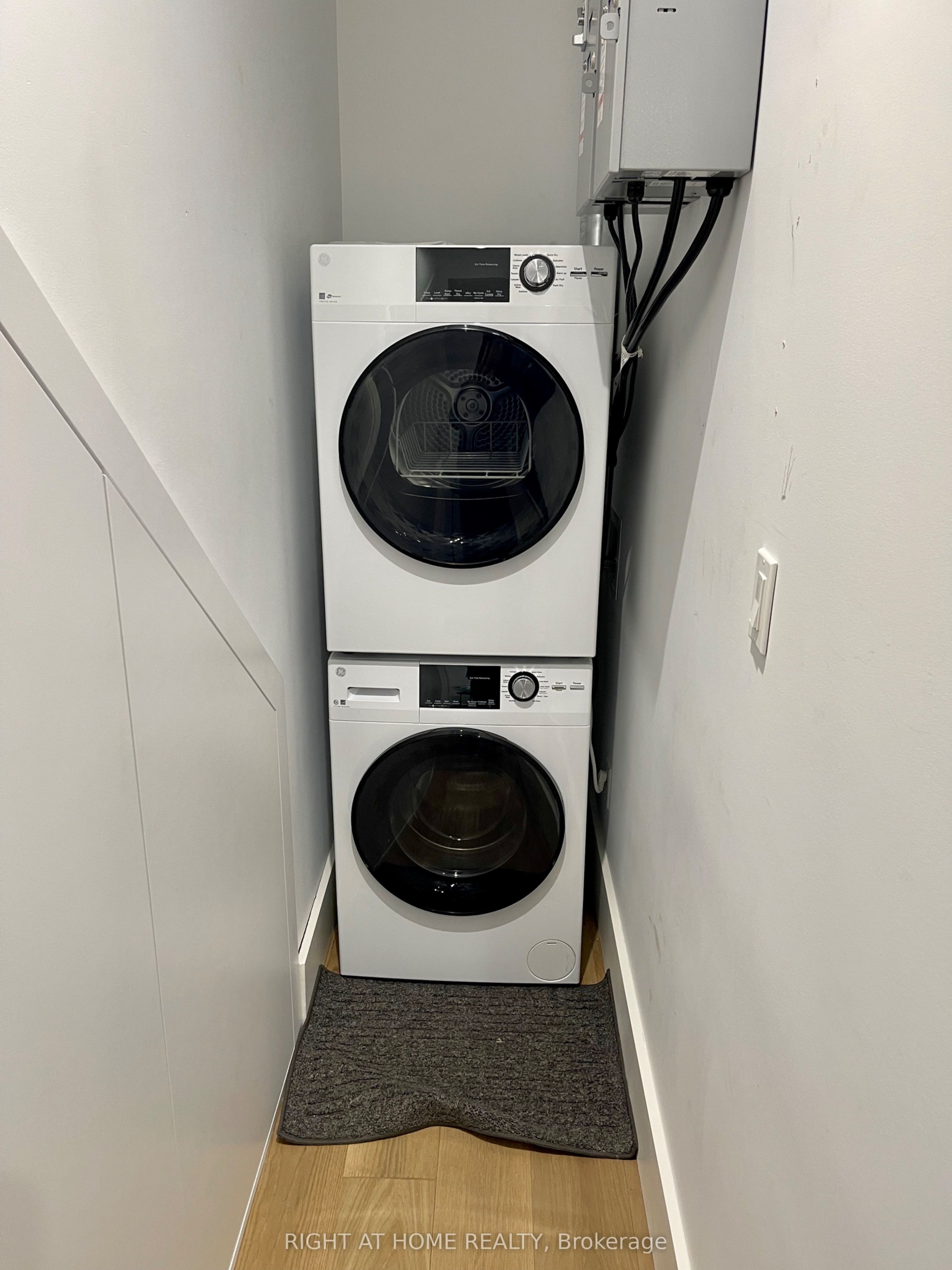 53 Chamberlain Avenue Lower Property Photo 12