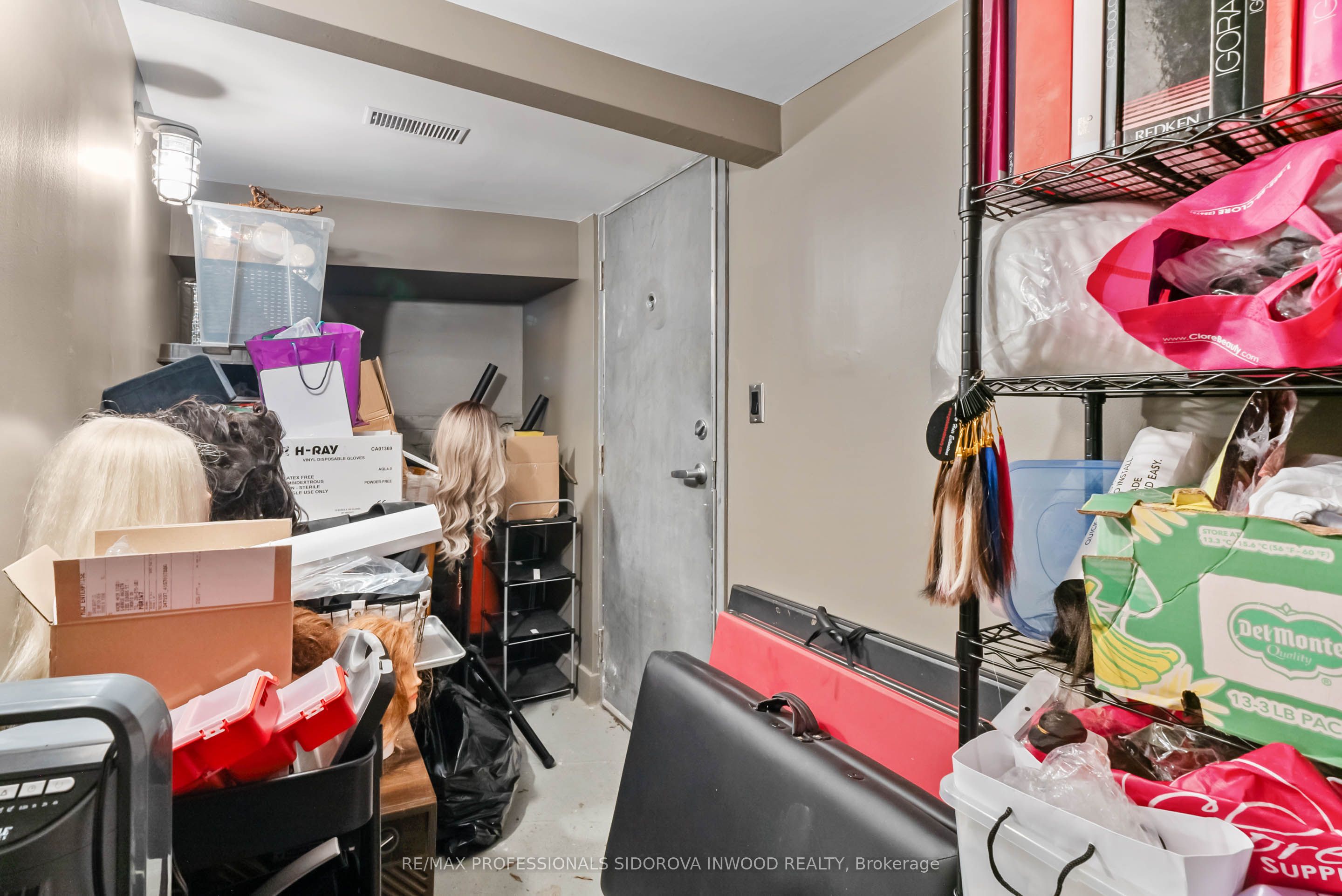 2005 Dundas Street Property Photo 24
