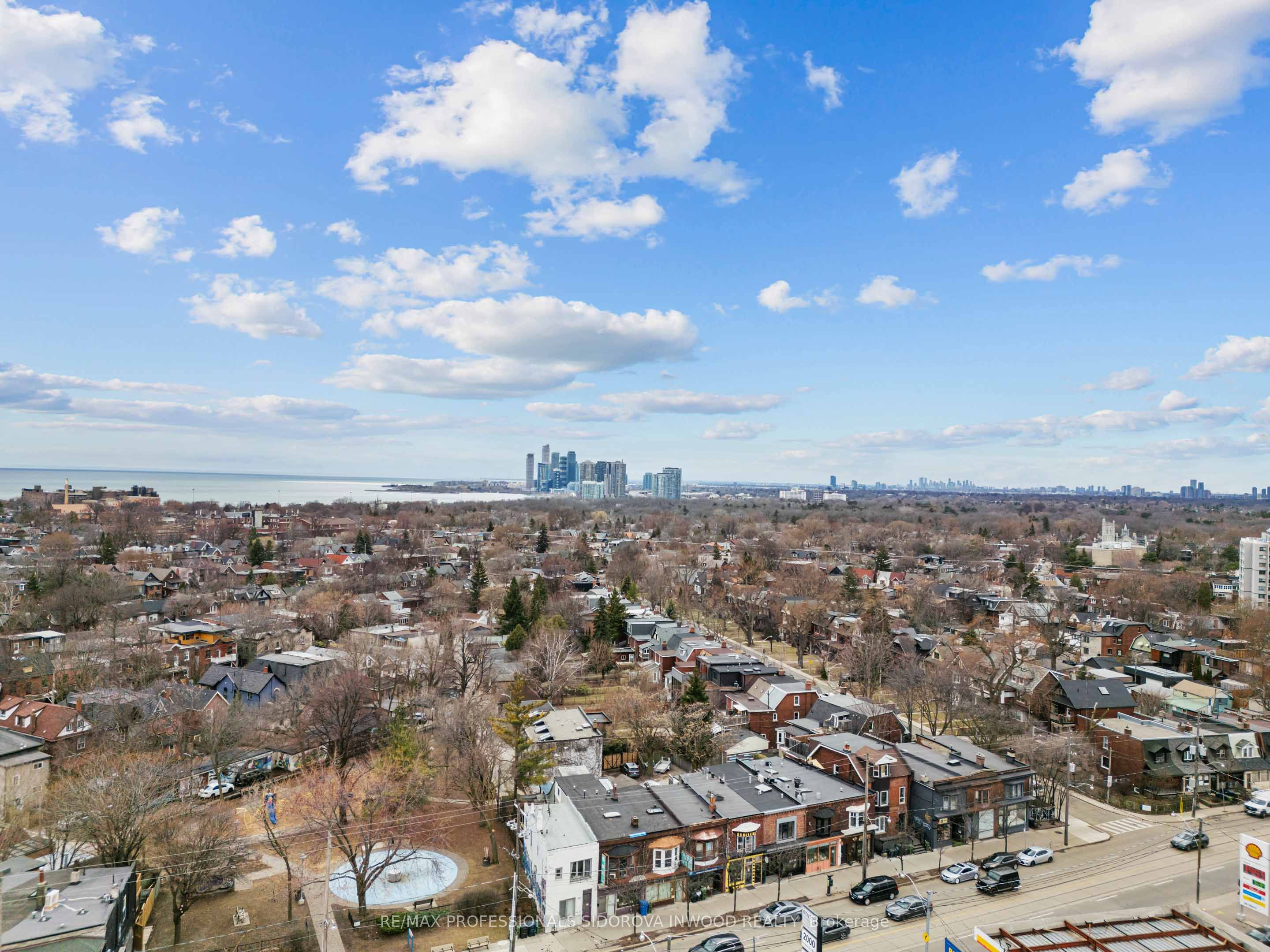 2005 Dundas Street Property Photo 49