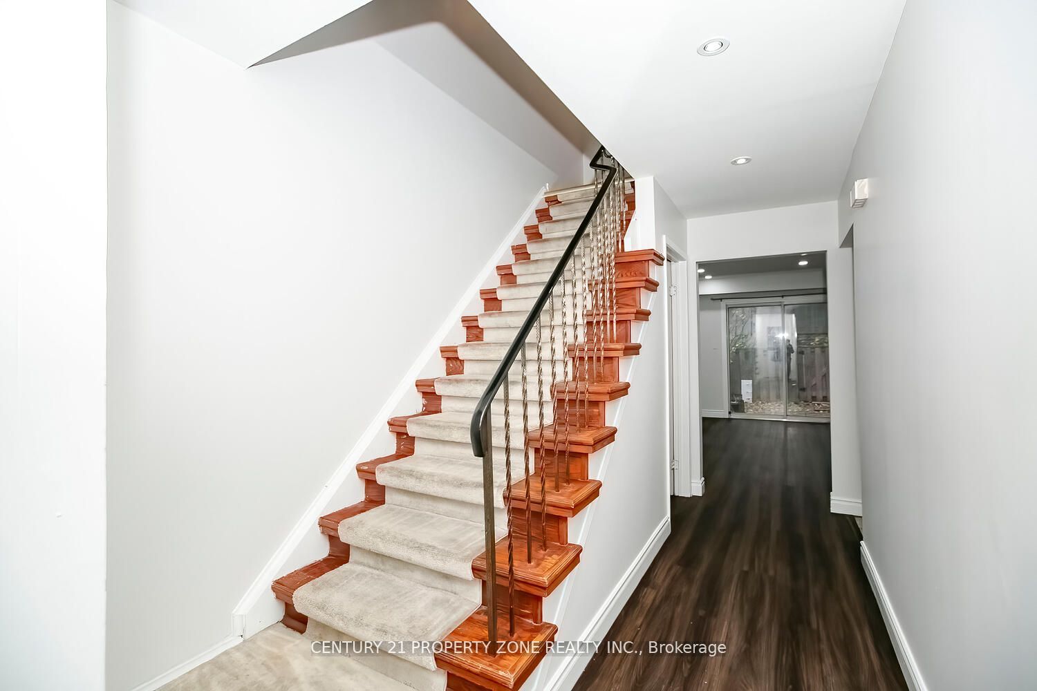 #96 - 400 Mississauga Valley Boulevard Property Photo 6