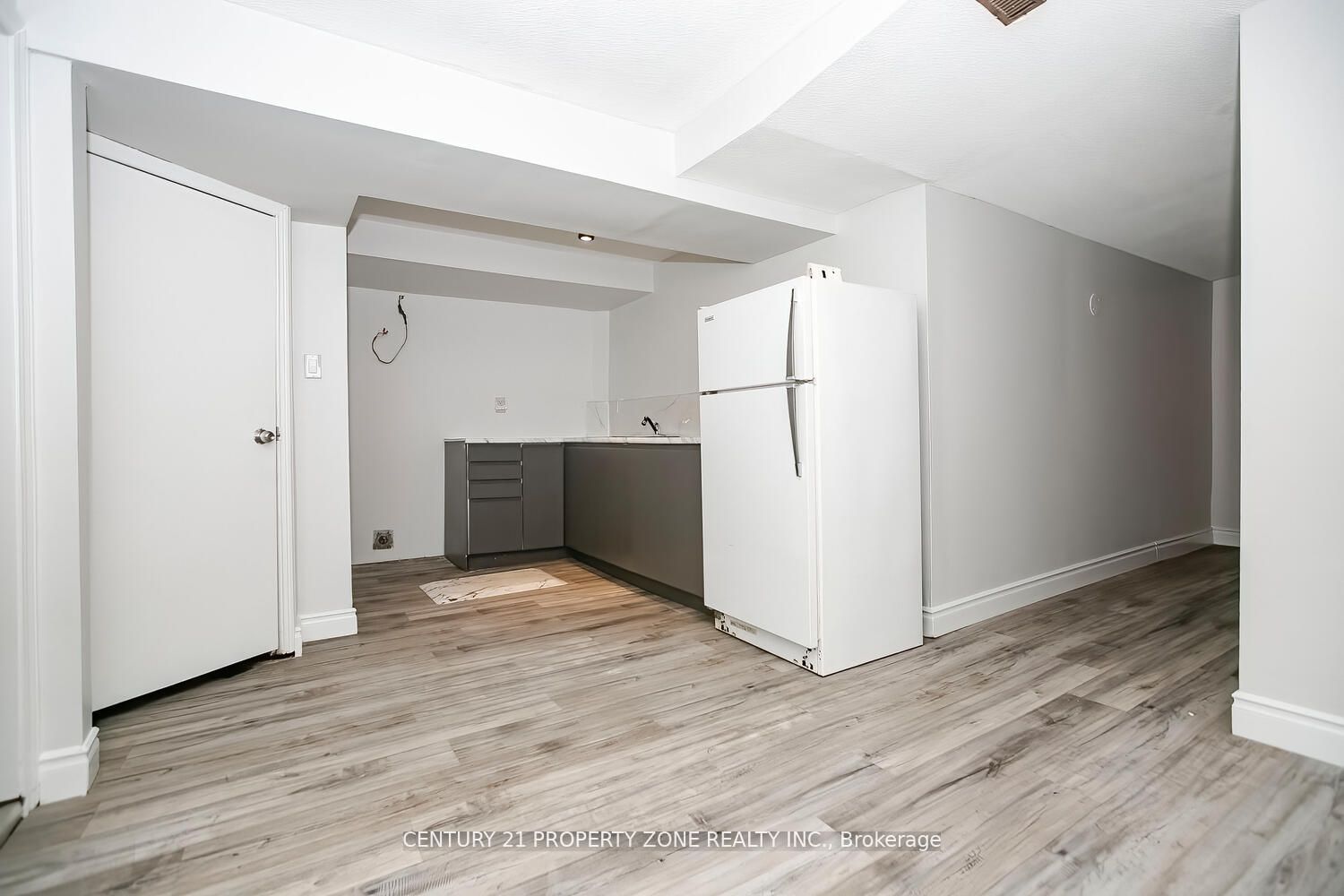 #96 - 400 Mississauga Valley Boulevard Property Photo 32