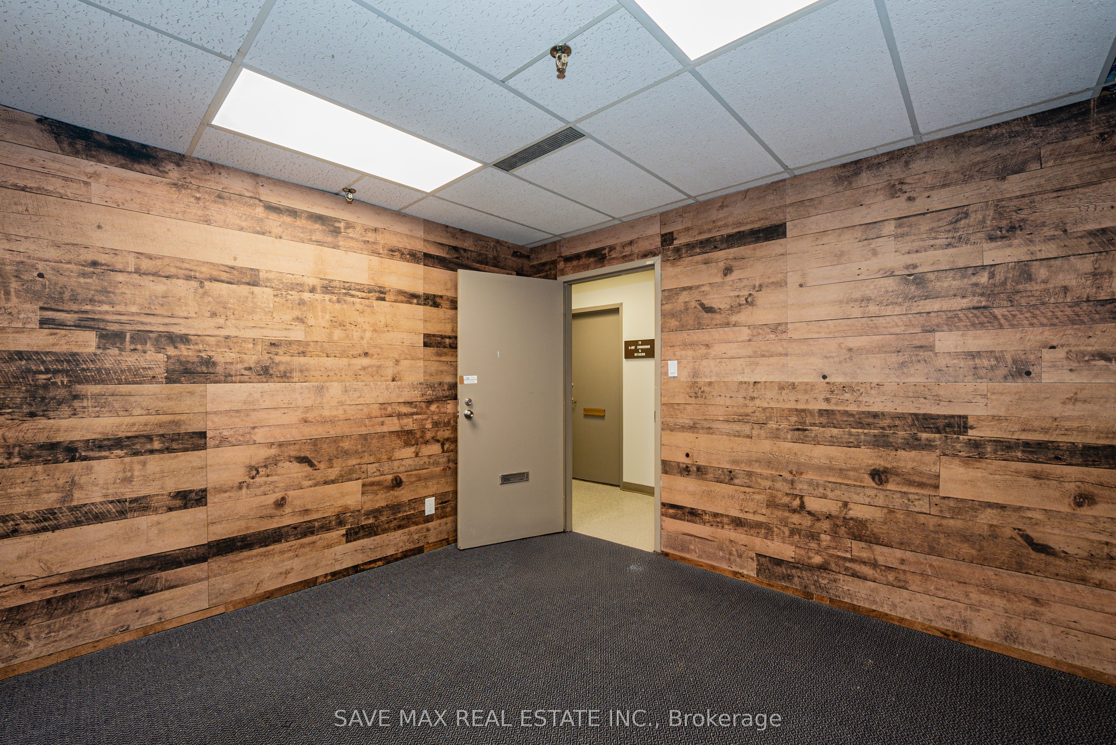 #81 - 2455 Cawthra Road Property Photo 5